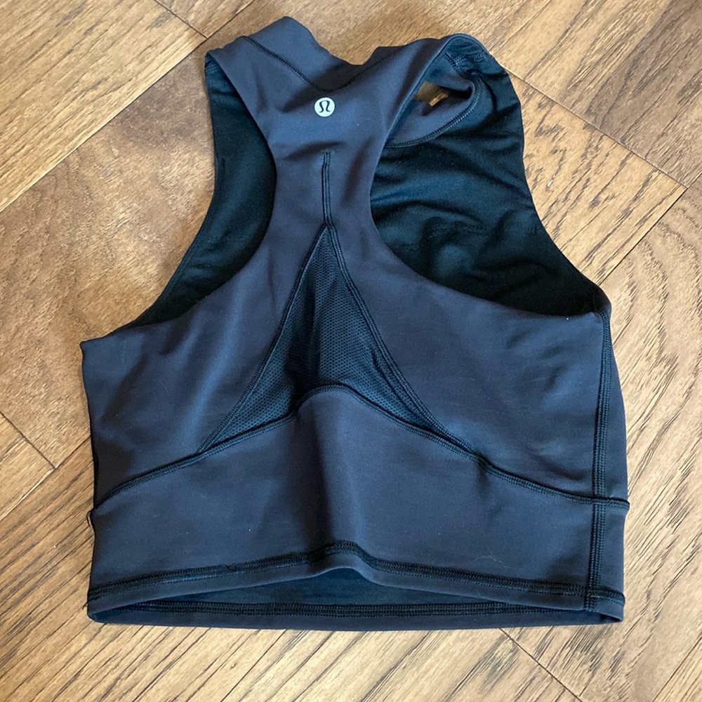 Size 4 lululemon crop with built in bra. Black. No inserts!